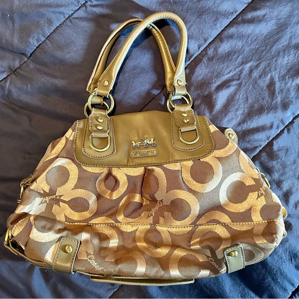 EUC Coach convertible handbag. Tan & brown